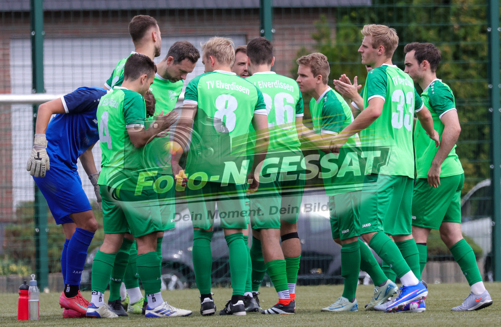 Bünder SV - TV Elverdissen | Auf dem Bild zu sehen: grün TV Elverdissen Bünder SV, TV Elverdissen, Saison 26/27, Kreisliga A, Bünde, Deutschland - Realisiert mit Pictrs.com