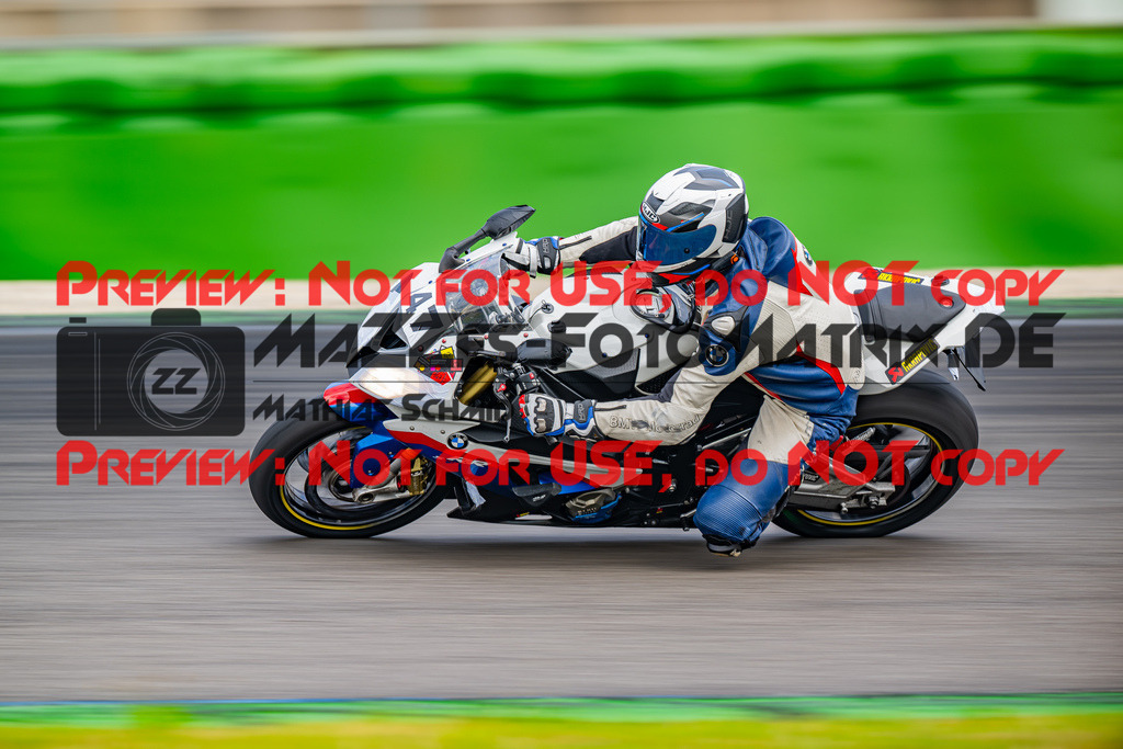 MaZZes_FotoMatrix_240702_6007705_4533 | ROT