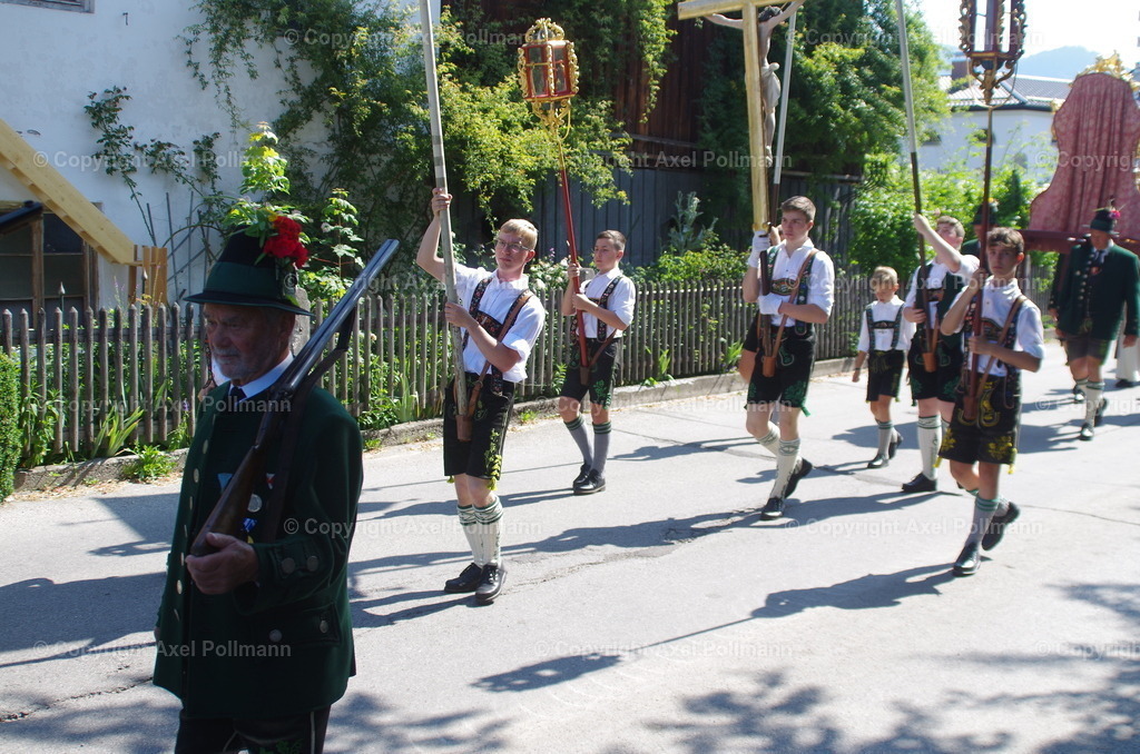 IMGP4149 | fotografiert von Axel PollmannLeonhardi Wallfahrt Benediktbeuern und Murnau, Fronleichnam, Fasching, Landschaft im Loisachtal und Benediktbeuern  - Realisiert mit Pictrs.com