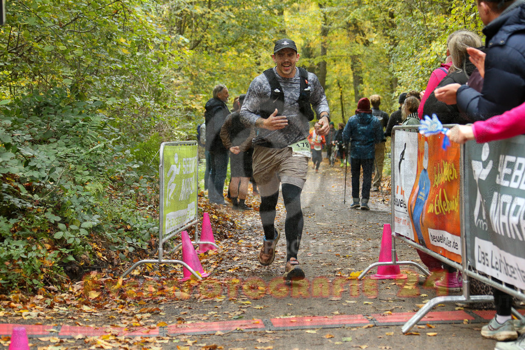 251026_1306_EX1_2528 | Sportfotografie im Rhein-Sieg Kreis, Köln, Bonn, NRW, Rheinland Pfalz, Hessen, etc. Unser Tätigkeitsfeld umfasst den Laufsport vom Volkslauf über den Marathon, Duathlon, Triathon bis zum Ultralauf wie Kölnpfad Ultra oder Schindertrail.