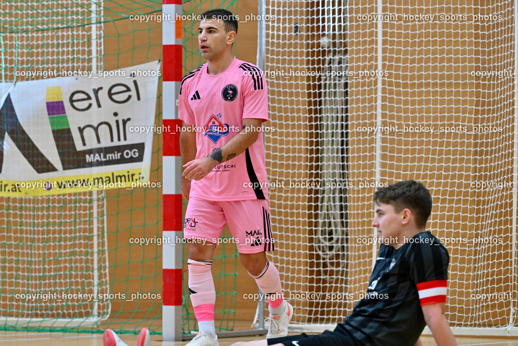 Carinthia Flamengo Futsal Club vs. Dynamo Triestingtal | #21 Robert Dimitrov Carinthia Flamengo, #7 Florian Hönigsberger Dynamo Triestingtal, Carinthia Flamengo Futsal Club vs. Dynamo Triestingtal, Carinthia Flamengo Futsal Club vs. Dynamo Triestingtal am 29.12.2024 in Villach (Ballspielhalle St. Martin), Austria, (Photo by Bernd Stefan)