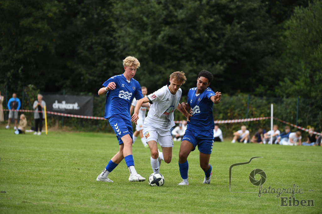 Sport-Duwe Cup | Sport-Duwe Cup Oldenburg; SSV Jeddenloh (weiß)-VFB Oldenburg (blau) am 05.07.2025 in Oldenburg (Sportanlage TuS Eversten), Photo: Philip Eiben 2025 - Realisiert mit Pictrs.com
