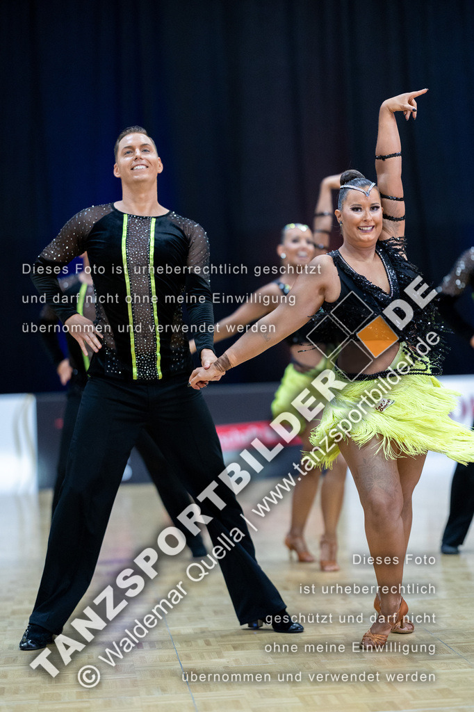 20230513-03597 | Hier finden Sie Tanz Bilder vom Latein und Standard Formationen tanzen. Sportbilder vom Tanzsport. Schöne Fotos und von Weltmeisterschaft, Europameisterschaft, Bundesliga, Regionalliga, Oberliga und Landesliga sowie von GOC Stuttgart, DanceComp, WM Bremen