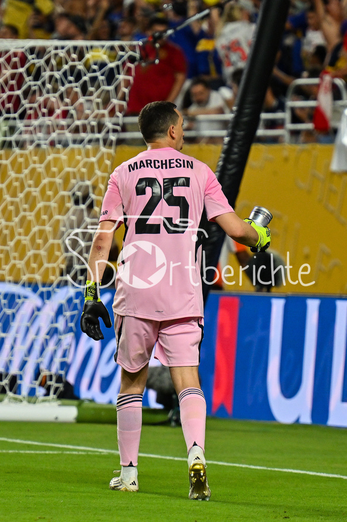 FC Bayern München - Boca Juniors | augustin MARCHESIN (Boca Juniors 25) jubelt ausgelassen nach dem Ausgleich zum 1-1 durch Miguel MERENTIEL (Boca Juniors 16) / Tor / Torschuetze / Freude / Happy / FIFA Club World Cup: FC Bayern Muenchen - Boca Juniors, Hard Rock Stadium am 20.06.2025 / NOT FOR SALE IN USA / Bierbecher / Becher der Bayernfans