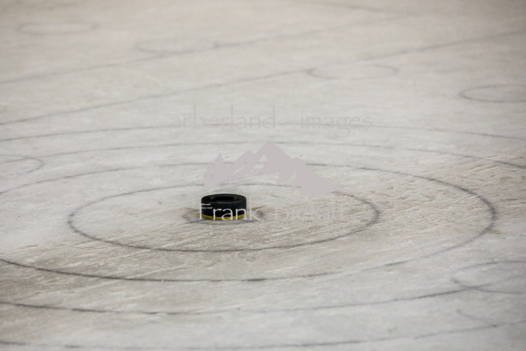 OE7A3462 | Eisstock, Symbolbild, Daube