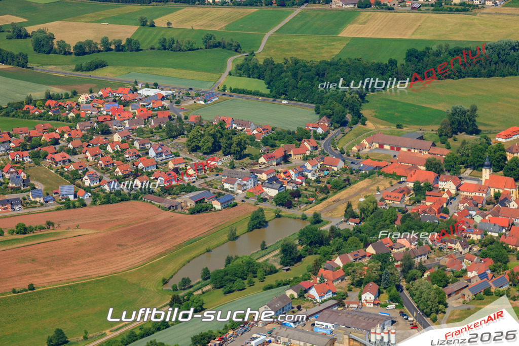 Luftbild von  Rentweinsdorf - Luftaufnahme wurde 2015 von https://frankenair.de mittels Flugzeug (keine Drohne) erstellt - die Geschenkidee