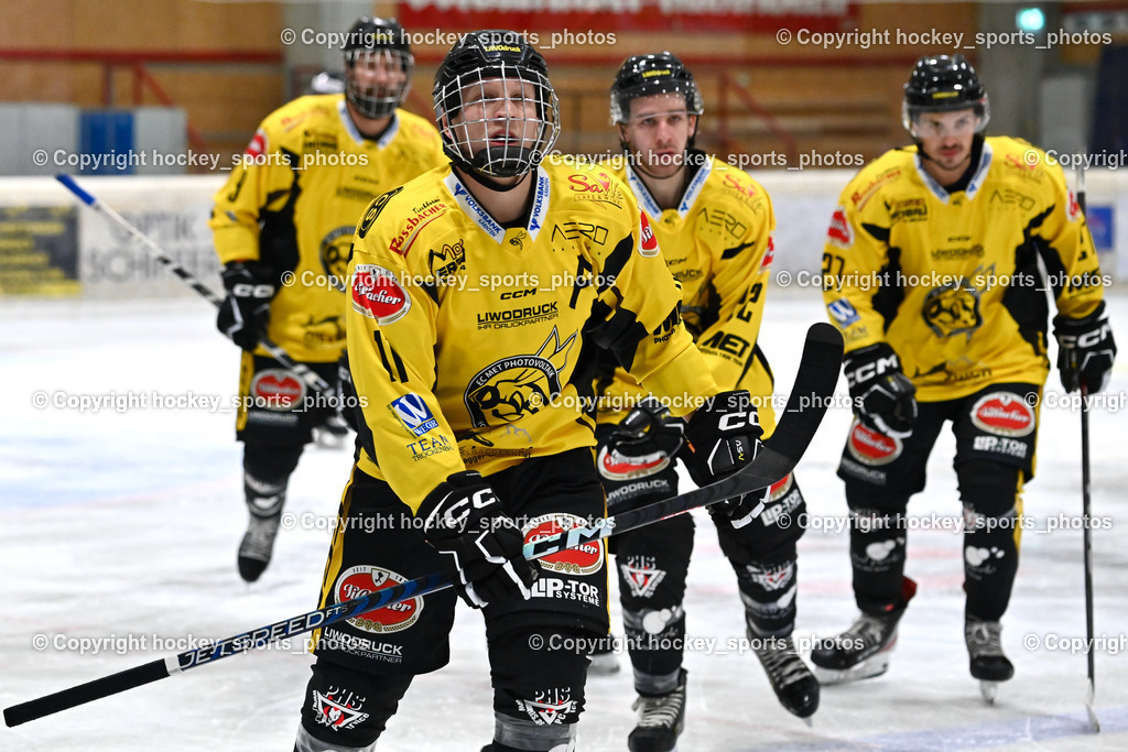 EC Spittal Hornets vs. ESC Steindorf 28.10.2023 | Jubel EC Spittal Hornets Mannschaft, #11 Kucher Florian, #22 Thaler Tim