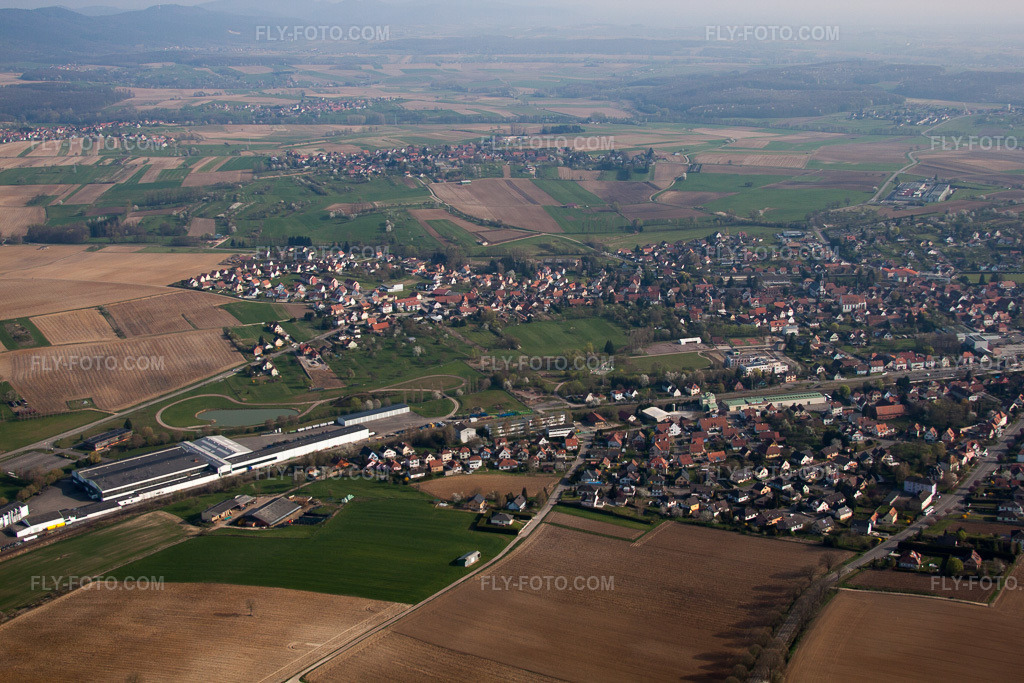 Aerial view: View of the town in Soultz-sous-Forêts in the state Bas-Rhin, France.Photo: IMG_63798.jpg taken on 03/30/2014 by Werner Riehm/FLY-FOTO.comResolution of the original: 4752 x 3168 px