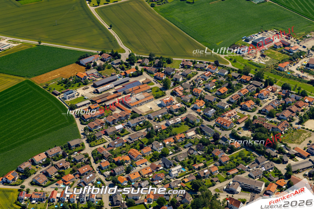 Aktuelles Luftbild von  Steinhöring - Die Luftaufnahme wurde 2022 mittels UL-Flugzeug erstellt ( keine Drohne ) - hochauflösende Kamera-Systeme von  Canon -Beste Qualität - Für grossformatige Ausdrucke geeignet. Die Geschenkidee !