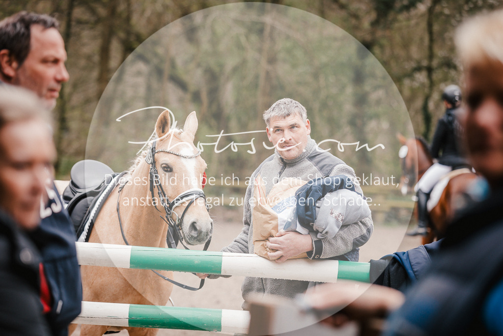 3I6A7032 | Stimmungsvolle Portraits und Reitsportfotografie im Ruhrgebiet und im Münsterland.

Pferdefotografie, Hundefotografie, Tierfotografie, Reportagen, Portraits von Tier und Mensch, Turnierfotografie in Bochum, Recklinghausen, Marl, Haltern am See, Dülmen.. - Realisiert mit Pictrs.com