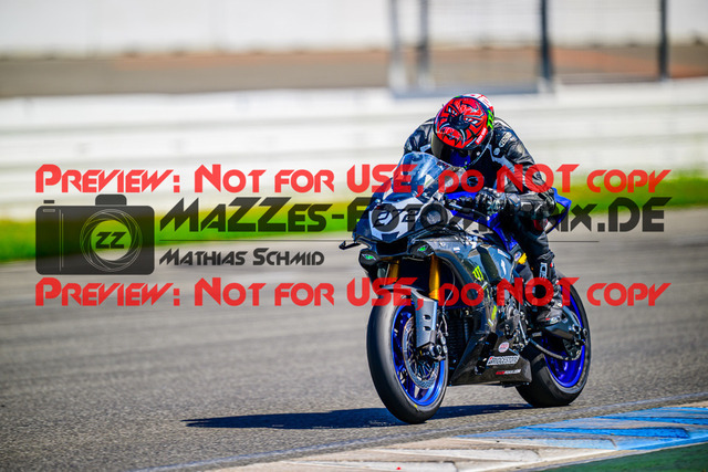 MaZZes_FotoMatrix_240520_6021986_8022 | WEISS