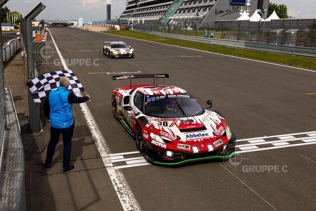 24hNbr23_052116071115215TU_JS | Frikadelli Racing TeamEarl Bamber, Nick Catsburg, David Pittard, Felipe Fernández LaserFerrari 296 GT3 - Realisiert mit Pictrs.com