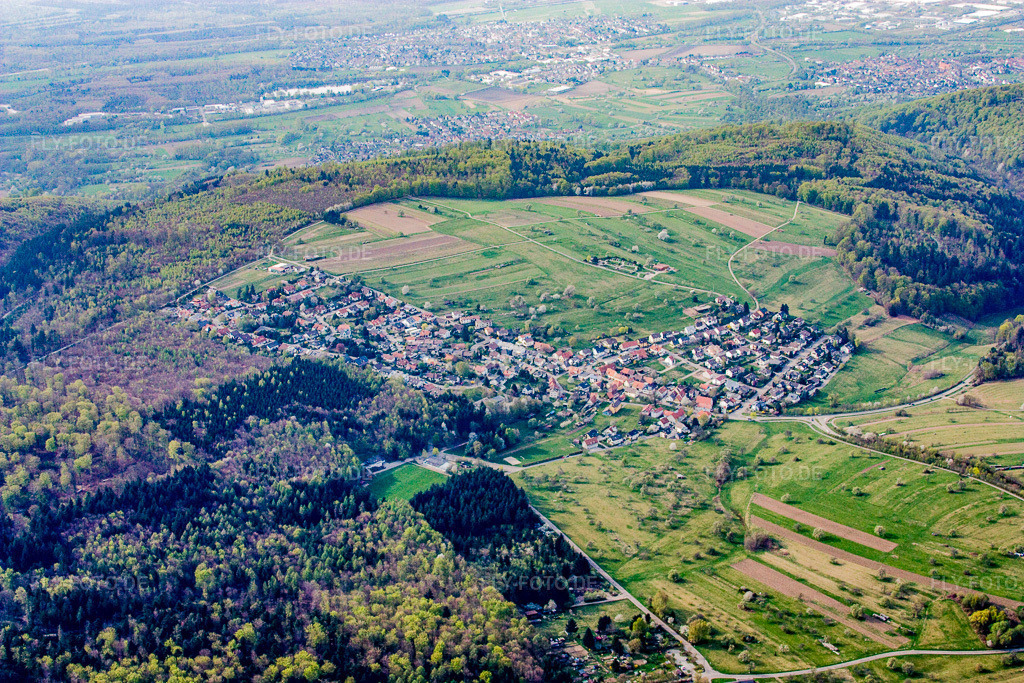 Luftbild: Ortsansicht von Osten im Ortsteil Schluttenbach in Ettlingen im Bundesland Baden-Württemberg in Deutschland. Foto: IMG_17732.jpg vom 12.04.2009 durch Werner Riehm/FLY-FOTO.de