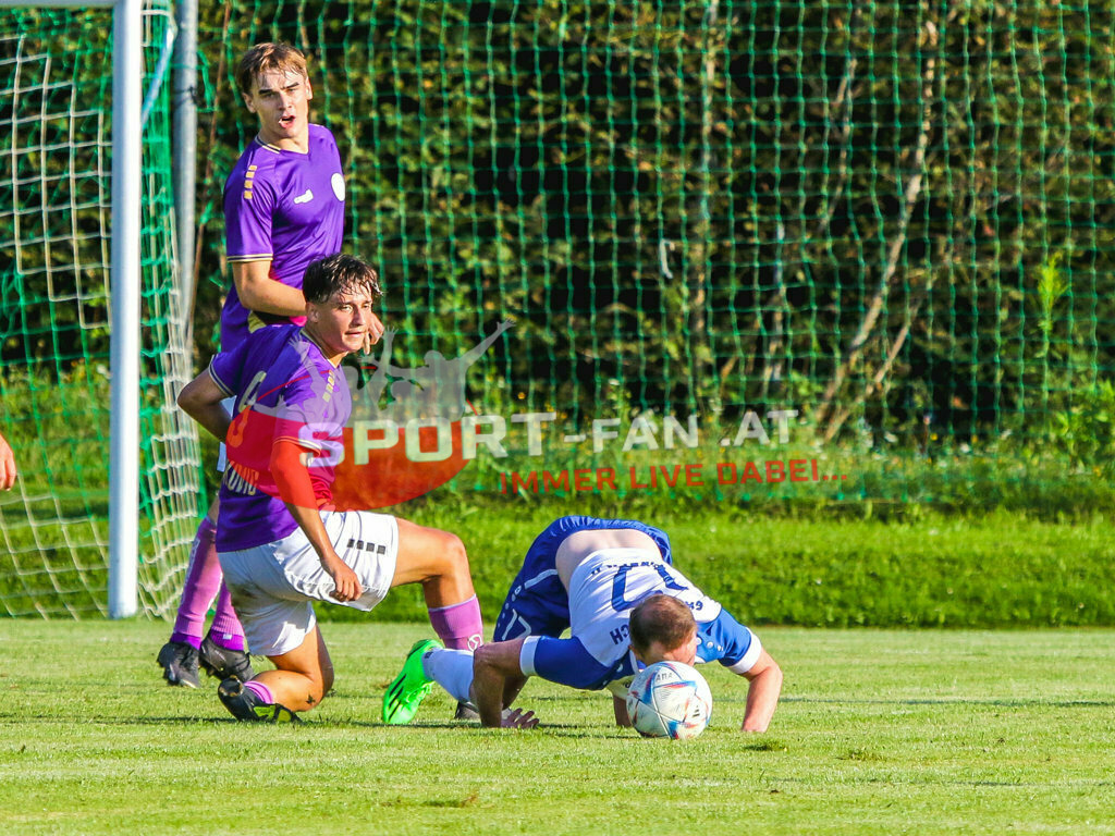 Austria Klagenfurt Amateure - SK Treibach 1-1, Kärntner Liga 2. Runde | Thomas Pirker (SK Treibach #17) Bego Kujrakovic (Austria Klagenfurt Amateure #9) Austria Klagenfurt Amateure - SK Treibach 1-1 am 08.08.2023 in Brückl
(Sportplatz), Austria, (Photo by Ernst Krawagner sport-fan.at) - Realisiert mit Pictrs.com