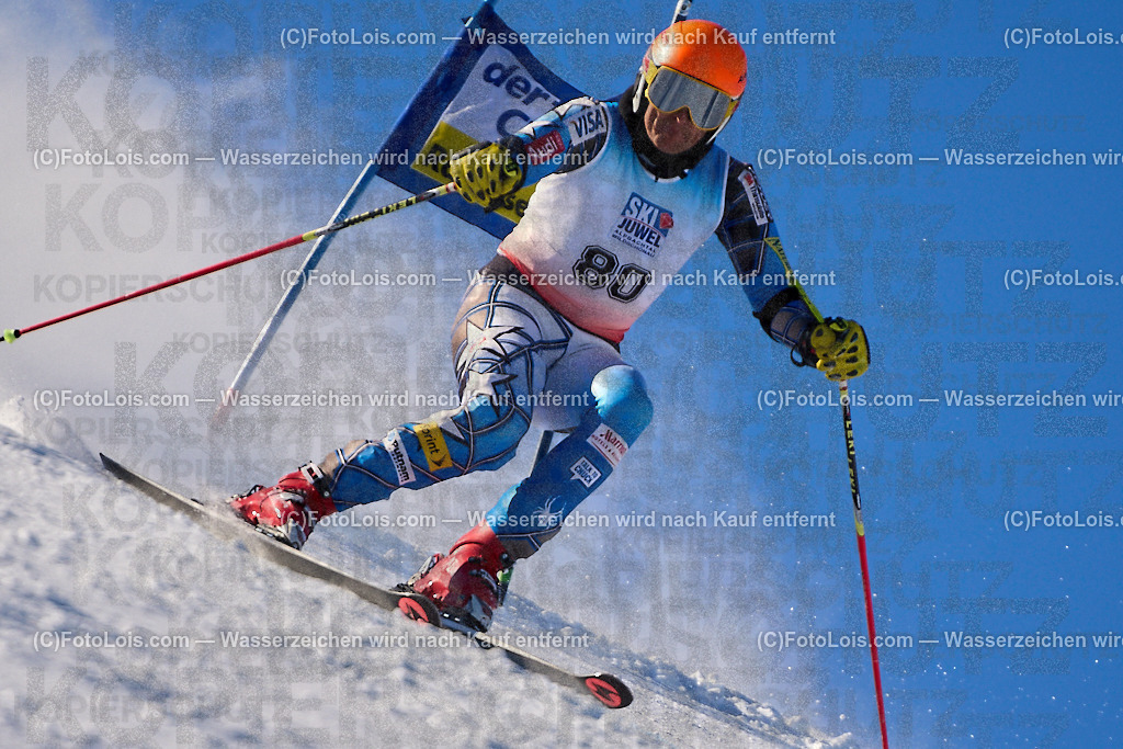 ALP4363_MASTERS-Cup_GS-A Herrn_Gruener Alfred | (C)FotoLois.com, Alois Spandl. FIS Masters-Cup Wildschönau, Giant Slalom auf der Piste Schatzberg GS, Siegerehrung auf dem Dorfplatz Niederau, Sa 13. Januar 2024.