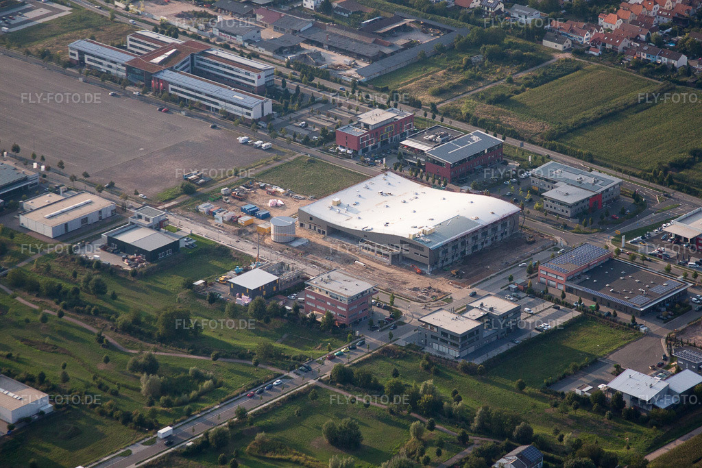 Luftbild: Landesgartenschau Gelände am Ebenberg im Ortsteil Queichheim in Landau im Bundesland Rheinland-Pfalz in Deutschland. Foto: IMG_59569.jpg vom 30.08.2013 durch Werner Riehm/FLY-FOTO.de
