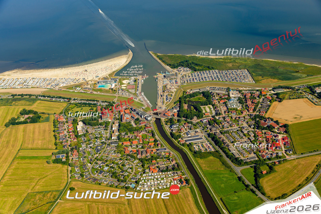 Aktuelles Luftbild von Bensersiel Esens - Die Luftaufnahme wurde 2022 mittels UL-Flugzeug erstellt ( keine Drohne ) - hochauflösende Kamera-Systeme von  Canon -Beste Qualität - Für grossformatige Ausdrucke geeignet. Die Geschenkidee !