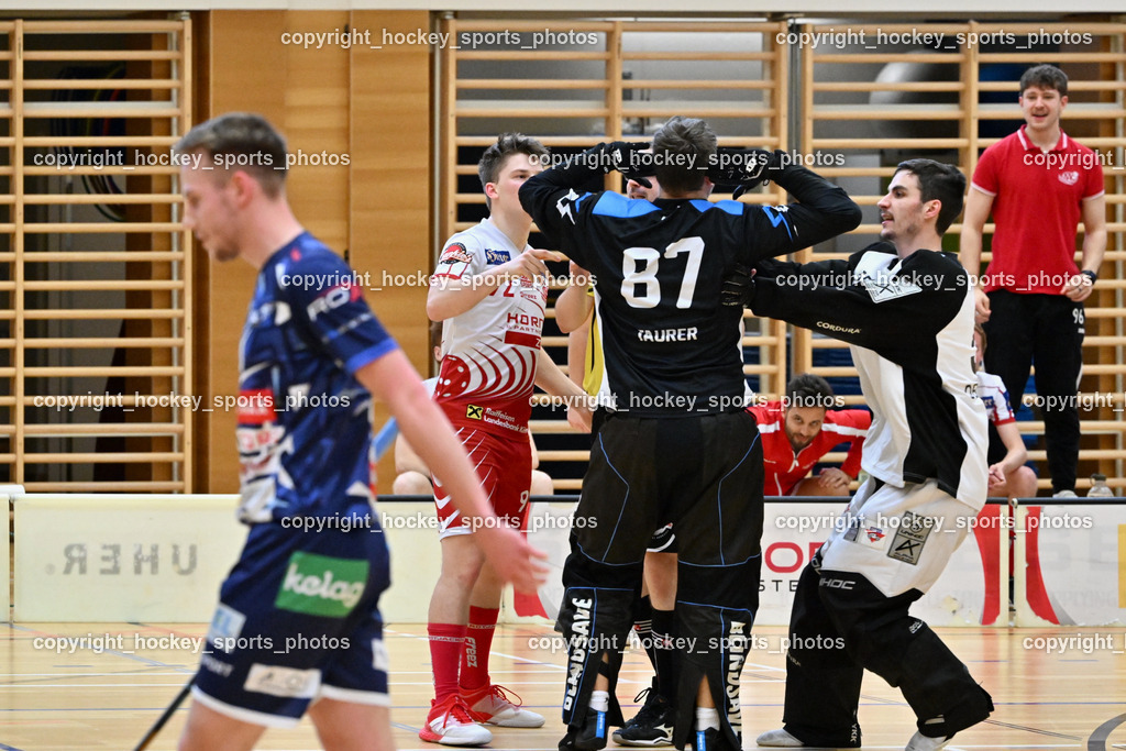 VSV Unihockye vs. KAC Floorball | #87 Timmo Taurer VSV Unihockey, #55 Maximilian Obereder KAC Floorball, #92 Maximilian Mörtl KAC Floorball, VSV Unihockye vs. KAC Floorball, VSV Unihockye vs. KAC Floorball am 13.04.2025 in Villach (Ballspielhalle St. Martin), Austria, (Photo by Bernd Stefan)
