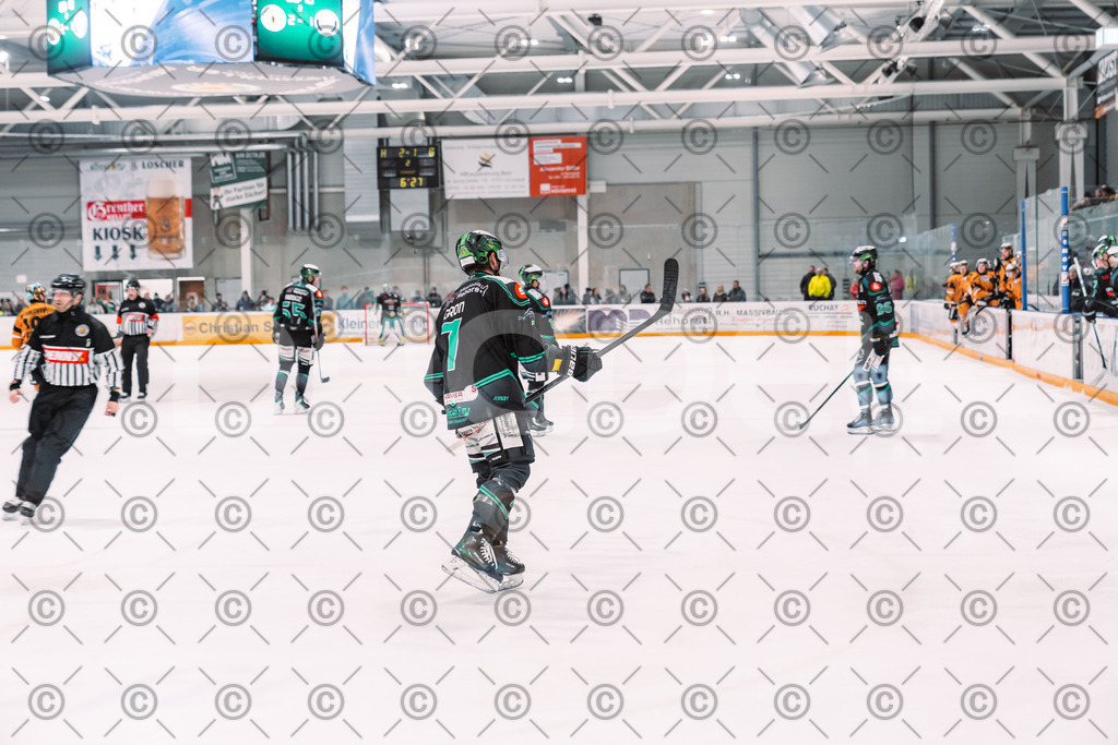 Alligators_vs_Fuessen_21_11_2025-064 | Höchstadt Alligators Fotogalerie: Eishockey-Action aus Franken. Professionelle Spielfotos, Portraits & Stadionbilder zum Download. Jetzt entdecken! - Realisiert mit Pictrs.com