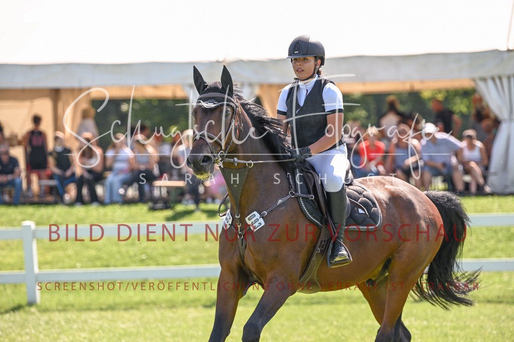 Schugtsche-Düren.2024.04-Stilspringprf.E-107 | Schugtsche Fotografie - Realisiert mit Pictrs.com