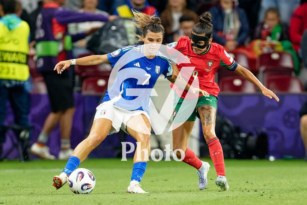 Portugal v Italy - UEFA Women's EURO 2025 Group B | GENEVA, SWITZERLAND - JULY 7:  Sofia Cantore of Italy (L) under pressure from Ana Borges of Portugal (R)  during the UEFA Women's EURO 2025 Group B match between Portugal and Italy at Stade de Geneve on July 7, 2025 in Geneva, Switzerland. (Photo by Giuseppe Velletri/Sports Press Photo/Getty Images)