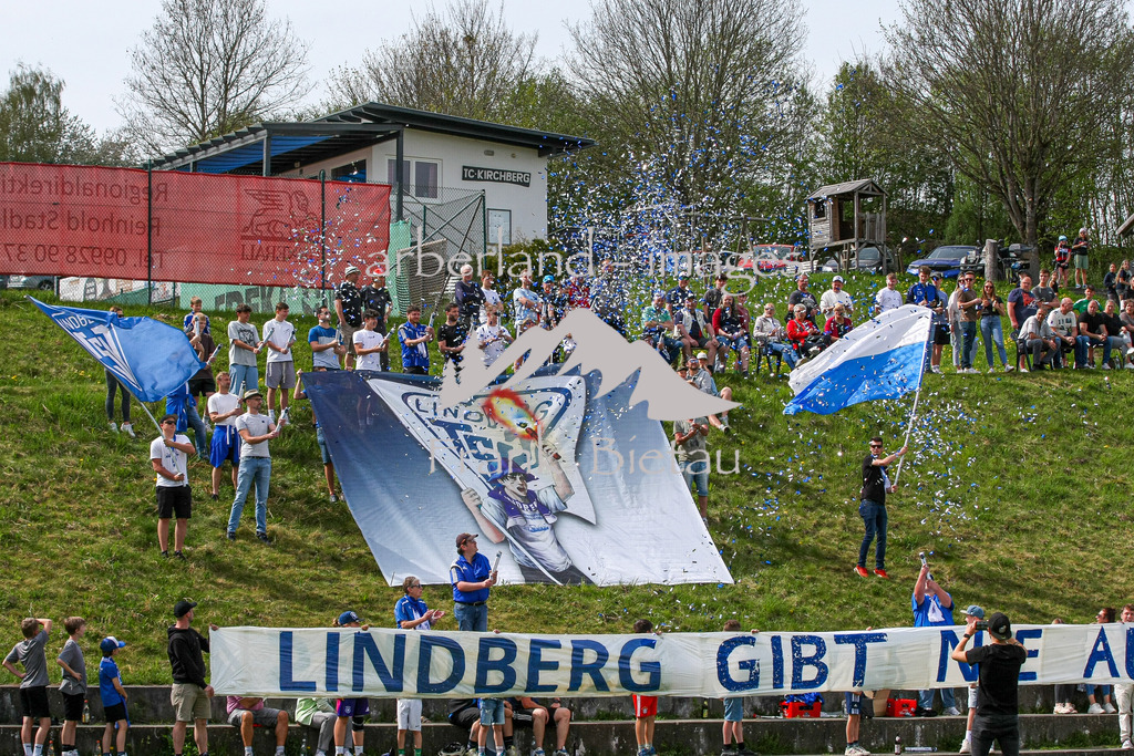 993T5617 | Konfettikanonen beim Einmarsch der Manschaften