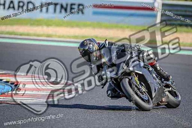 pubi9606 | Professionelle Fotos von Sportveranstaltungen, aber auch Hochzeiten und anderen Events. - Realisiert mit Pictrs.com