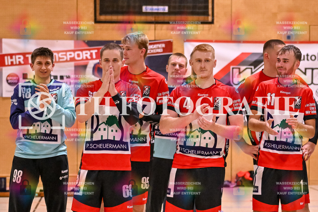 GER, SG Maulburg/Steinen - HSG Dreiland, Handball, Landesliga Suedbaden, 4. Spieltag, Saison 2024/2025, 12.10.2024 | Team SGMS mit Eike Nasdala (SG Maulburg/Steinen, #98), Ole Anton Holzkamp (SG Maulburg/Steinen, #69), Soeren Ohlsen (SG Maulburg/Steinen, #95), Rubens Freuschle (SG Maulburg/Steinen, #01), Jannick Eichin (SG Maulburg/Steinen, #04), Marcel Janus (SG Maulburg/Steinen, #11)GER, SG Maulburg/Steinen - HSG Dreiland, Handball, Landesliga Suedbaden, 4. Spieltag, Saison 2024/2025, 12.10.2024Foto: TH Fotografie/Thomas Hess
