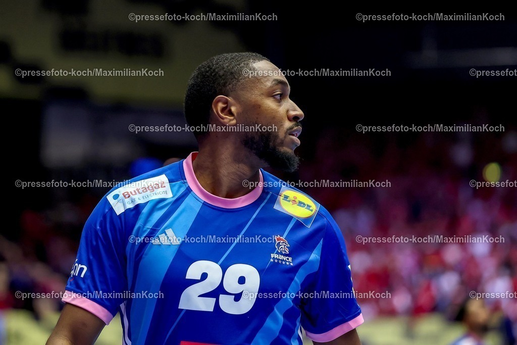 EHF24012601035 | 24.01.2026, Handball, Men's EHF EURO 2026, Frankreich - Portugal, Jyske Bank Boxen in Herning, Dänemark, Main Round:  Benoit Kounkoud (France #29)