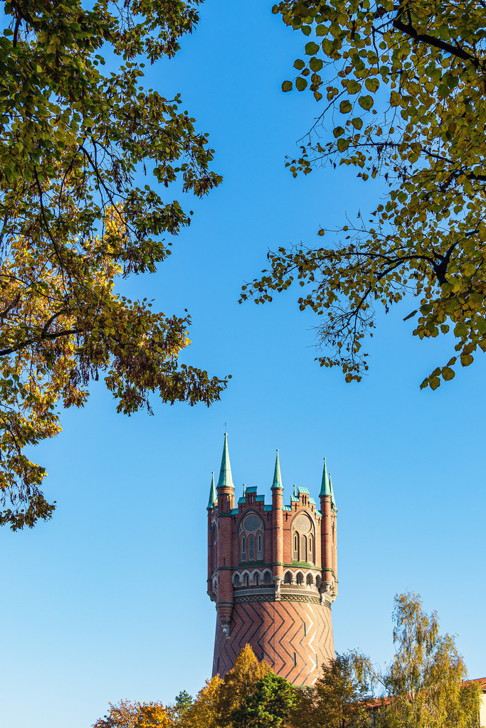 Blick auf den Wasserturm in der Hansestadt Rostock im Herbst | Blick auf den Wasserturm in der Hansestadt Rostock im Herbst.