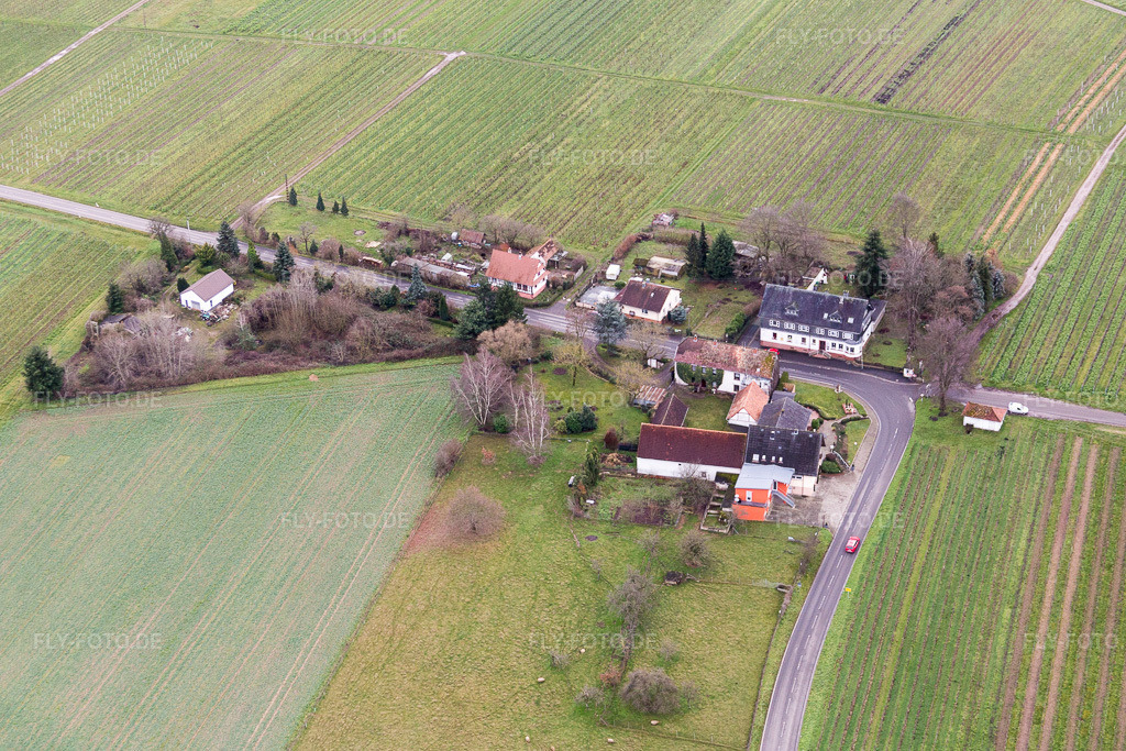 Luftbild: Gehöft eines Bauernhofes in Windhof in Schweighofen im Bundesland Rheinland-Pfalz in Deutschland. Foto: IMG_085826.jpg vom 08.01.2016 durch Werner Riehm/FLY-FOTO.de