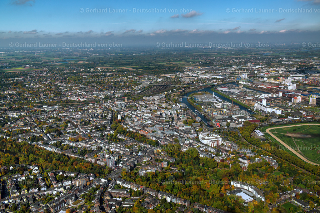 3704507 | Neuss 14.10.2017 Stadtzentrum im Innenstadtbereich  in Neuss im Bundesland Nordrhein-Westfalen, Deutschland // The city center in the downtown area  in Neuss in the state North Rhine-Westphalia, Germany Foto: Gerhard Launer