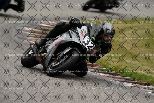 25bt02-1308 | markuskiefer.com - Realisiert mit Pictrs.com