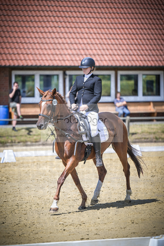 DOS_6127 | Entdecke hochwertige Reitturnierfotos von Foto Oger. Professionell, emotional und authentisch – jetzt Lieblingsmomente im Shop bestellen.Deutschlandweite Turnierfotografie. - Realisiert mit Pictrs.com