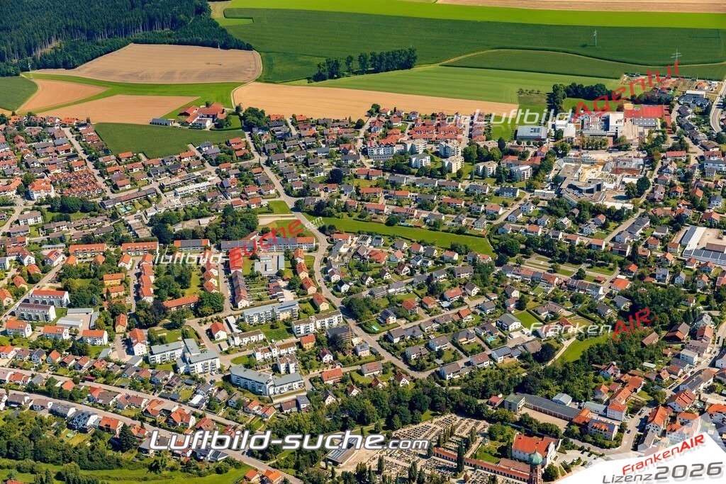 Luftaufnahme der Stadt Vilsbiburg - Die Luftaufnahme wurde 2025 vom UL-Flugzeug heraus erstellt ( keine Drohne ) - Hochauflösende Luftaufnahme - für professionelle Ausdrucke geeignet. Die Geschenkidee !Mit Lizenz und Bildrechte bestellbar