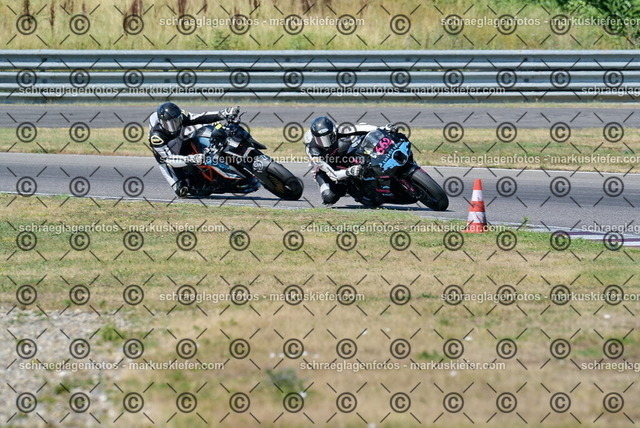 26bt04-0684 | markuskiefer.com - Realisiert mit Pictrs.com