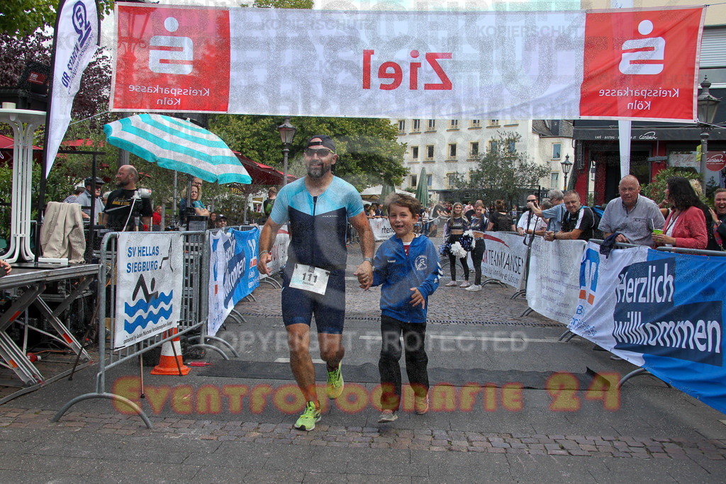 250824_1252_EV4_9606 | Sportfotografie im Rhein-Sieg Kreis, Köln, Bonn, NRW, Rheinland Pfalz, Hessen, etc. Unser Tätigkeitsfeld umfasst den Laufsport vom Volkslauf über den Marathon, Duathlon, Triathon bis zum Ultralauf wie Kölnpfad Ultra oder Schindertrail.