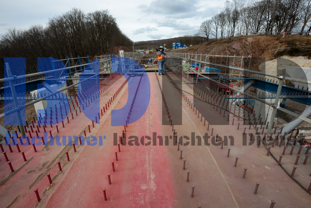 SES_LUDRAH20250225-11 | bond - Realisiert mit Pictrs.com