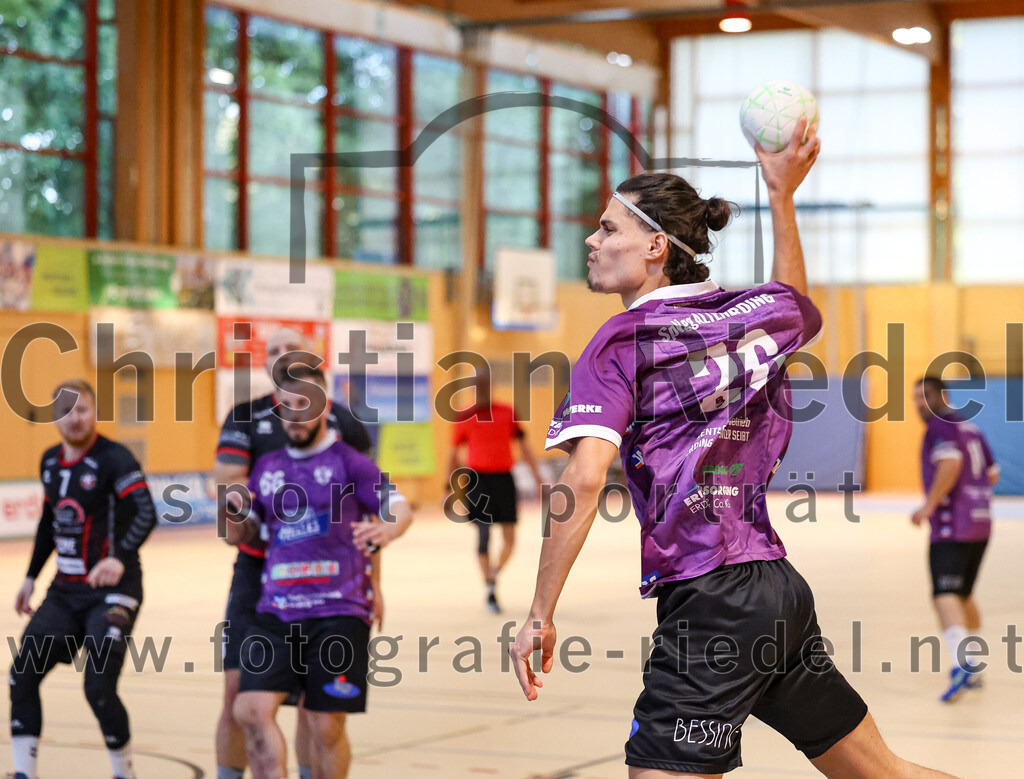 2024-09-21_011_SpVgg_Altenerding_gegen_TSV_1861_Mainburg | Erding, Deutschland, 21.09.2024:Handball, Bezirksoberliga Männer 2024 / 2025, 1. Spieltag, SpVgg Altenerding gegen TSV 1861 Mainburg, Endergebnis: 36:20Luis Leitner (SpVgg Altenerding, #26)Foto: Christian Riedel / fotografie-riedel.net