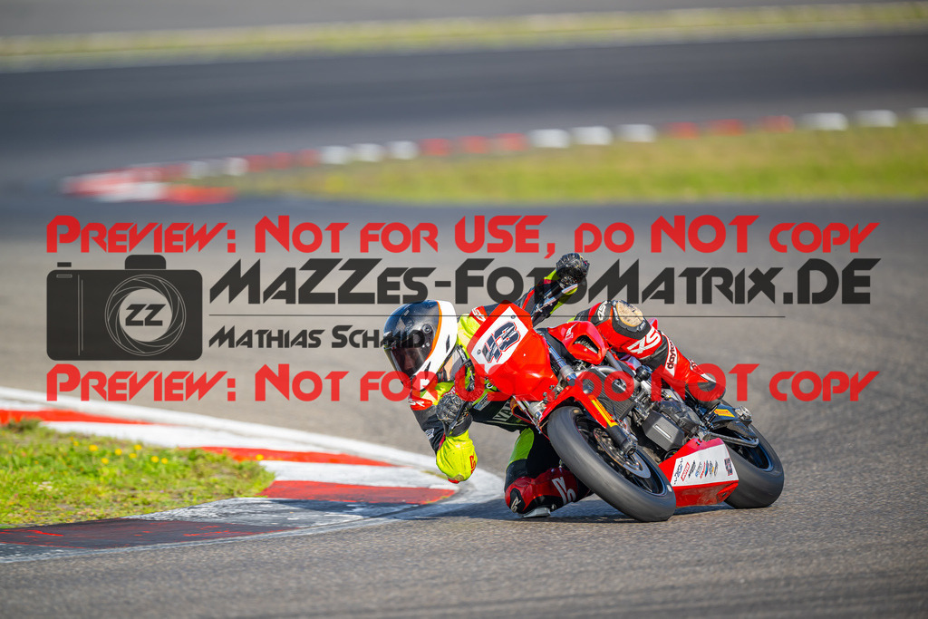 MaZZes-Fotomatrix-20260904-629104 | TWIN
