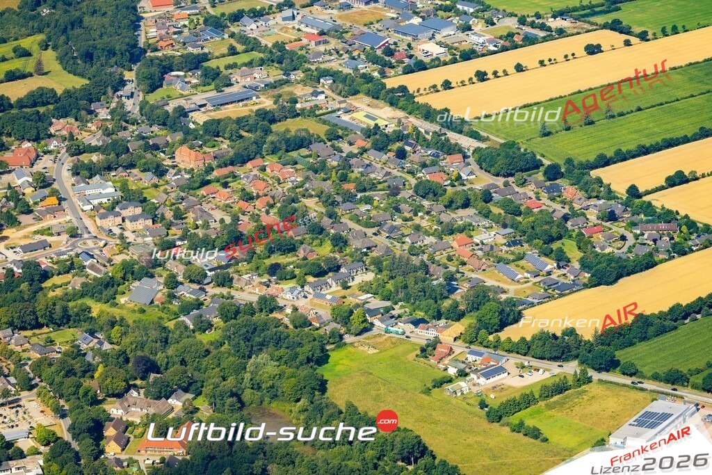 Das Luftbild der Stadt Schafflund wurde 2022 vom Flugzeug heraus erstellt (keine Drohnen-Aufnahmen) Aufnahmehöhe ca.450 Meter- hohe Bildauflösung und Druck-Qualität. Garantiert!