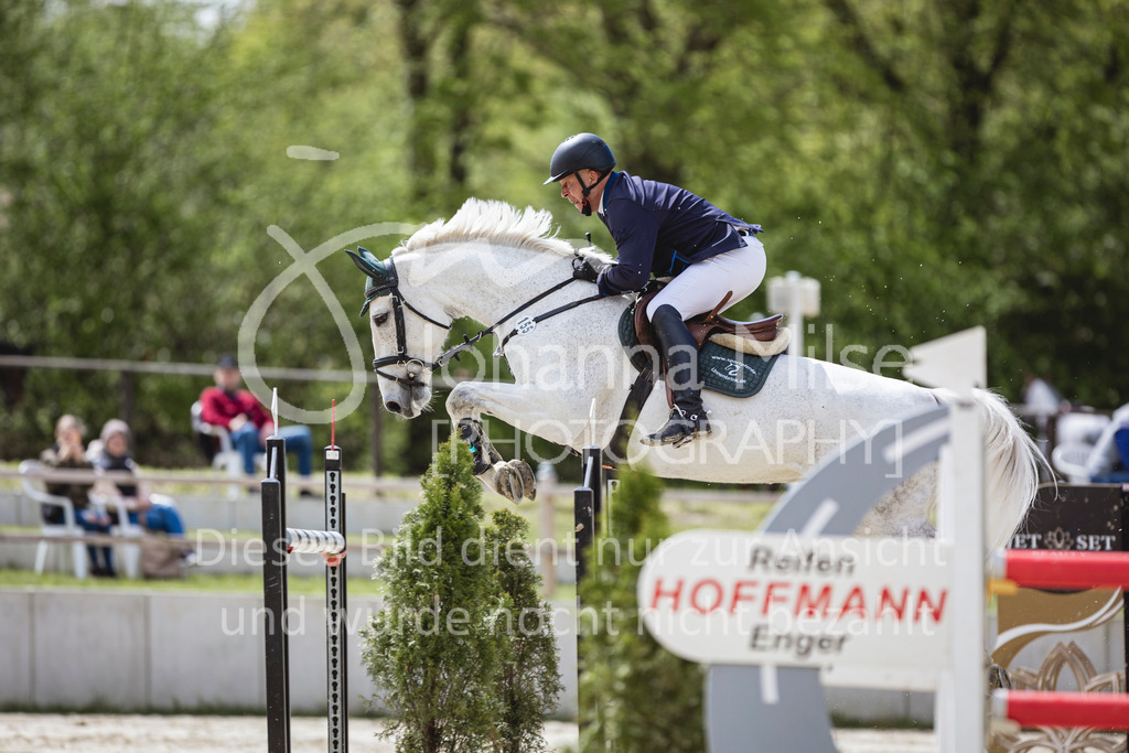 240428_Spenge_M2-Spr-113 | Deine schönsten Turniermomente als professionelle Fotos! Entdecke hochwertige Pferdesport-Fotografie im Online-Shop. Jetzt Fotos finden & bestellen!