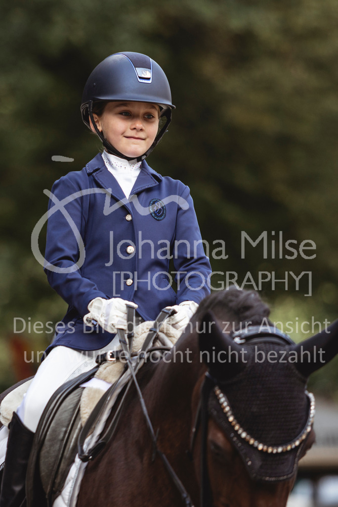 240915_OWLCh_FuehrzuegelWB-685 | Deine schönsten Turniermomente als professionelle Fotos! Entdecke hochwertige Pferdesport-Fotografie im Online-Shop. Jetzt Fotos finden & bestellen!