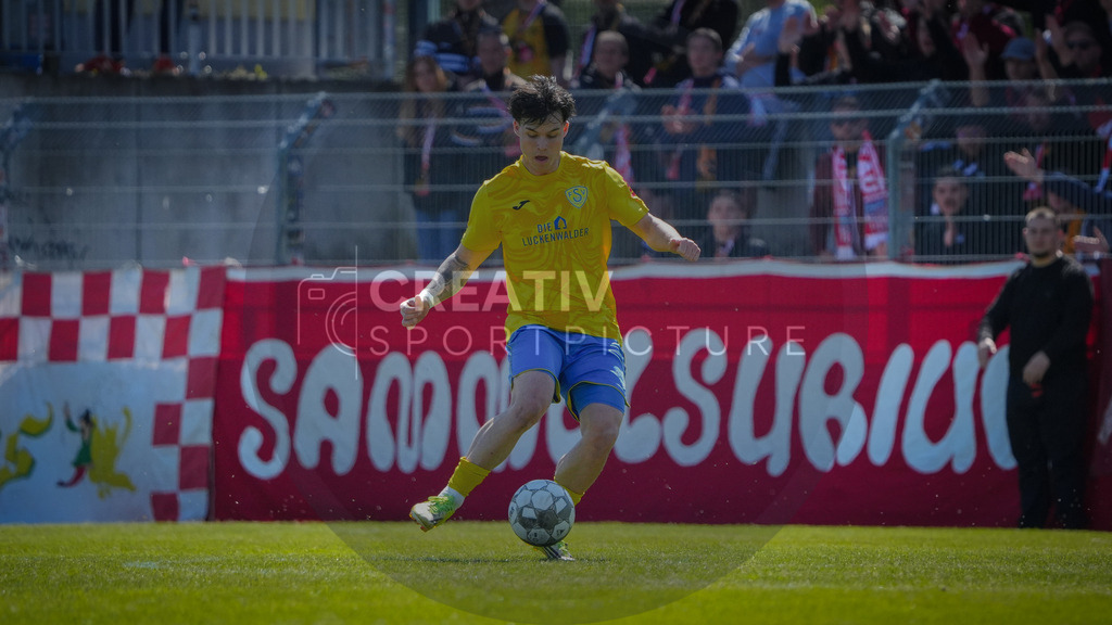 FFußball, Herren, Saison 2025/2026, Regionalliga Nordost, 31. Spieltag, FSV 63 Luckenwalde vs. FSV Zwickau, Sonntag 26.04.2026, Werner-Seelenbinder-Stadion Luckenwalde | Fußball, Herren, Saison 2025/2026, Regionalliga Nordost, 31. Spieltag, FSV 63 Luckenwalde vs. FSV Zwickau, Sonntag 26.04.2026, Werner-Seelenbinder-Stadion Luckenwalde, Im Bild: Matthew Meier (Luckenwalde) - Realisiert mit Pictrs.com