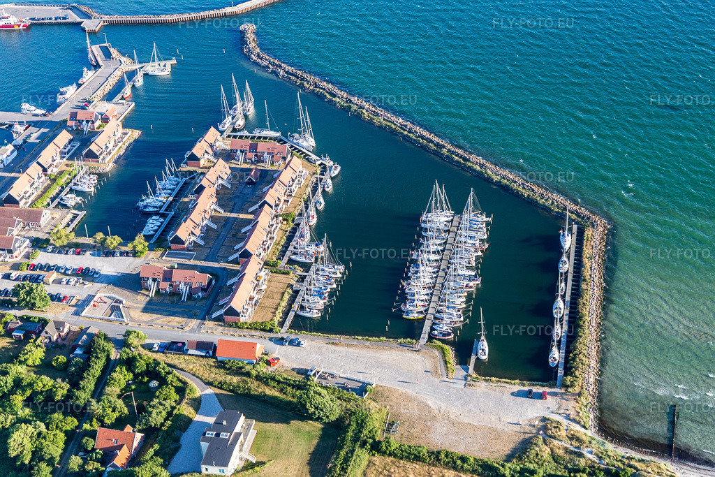 Vue aérienne: Vue de la ville à Borre dans le département Sjaelland, Danemark. Photo: IMG_108538.jpg prise le 04/07/2018 par Werner Riehm/FLY-FOTO.euRésolution de l'original: 5472 x 3648 px