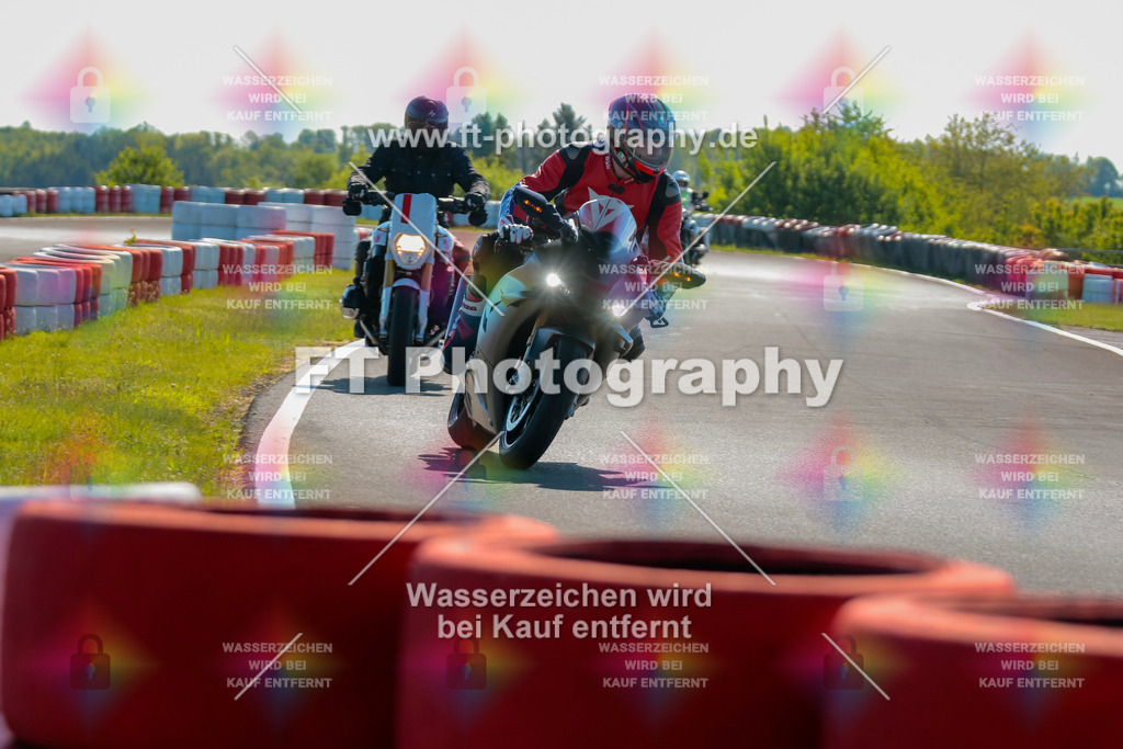 Moto-TeamOBK-21256 | Hier findet Ihr Bilder von Touristenfahrten auf der Nürburgring Nordschleife oder von anderen Veranstaltungen die ich besucht habe. Viel Spass beim Durch Schauen 