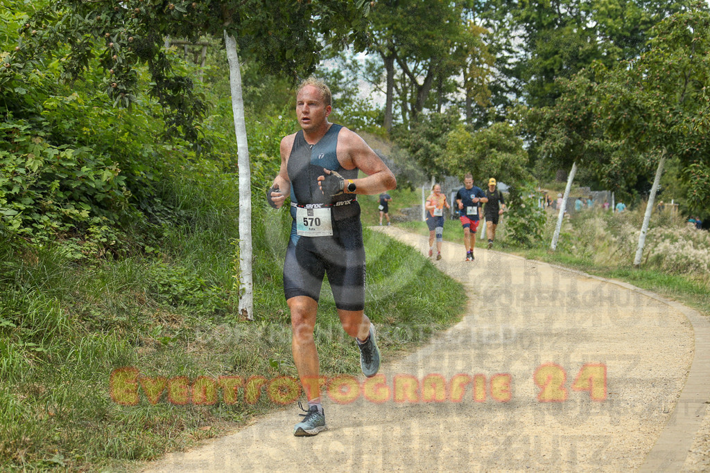 250824_1417_EX1_5667 | Sportfotografie im Rhein-Sieg Kreis, Köln, Bonn, NRW, Rheinland Pfalz, Hessen, etc. Unser Tätigkeitsfeld umfasst den Laufsport vom Volkslauf über den Marathon, Duathlon, Triathon bis zum Ultralauf wie Kölnpfad Ultra oder Schindertrail.