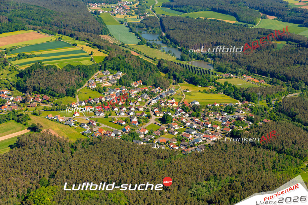 Das Luftbild zeigt : Ramsberg am Brombachsee Pleinfeld - Die Luftaufnahme wurde 2024 vom UL-Flugzeug aus erstellt ( keine Drohne ) - Hochauflösende Luftaufnahme - Für grossformatige Ausdrucke geeignet. Die Geschenkidee !Mit Lizenz und Bildrechte bestellbar