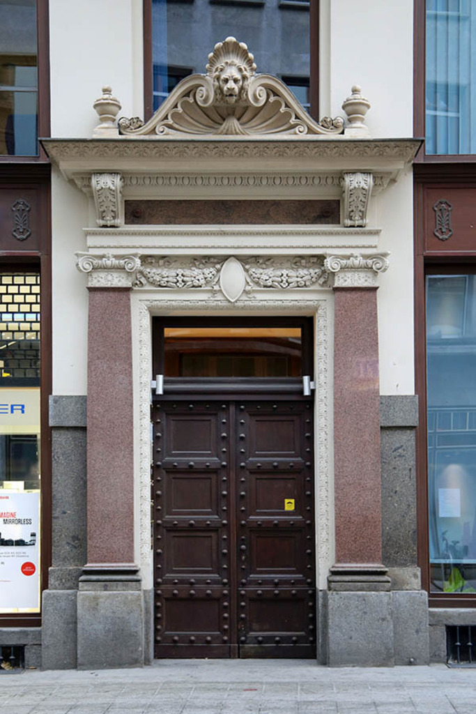 Bildlexikon Leipzig - Klingers Haus - Eingangstür | Das Team hinter BILDLEXIKON LEIPZIG bündelt historische wie aktuelle Informationen über die Stadt Leipzig in Text und Bild auf einer Plattform und stellt diese der interessierten Öffentlichkeit zur Verfügung.