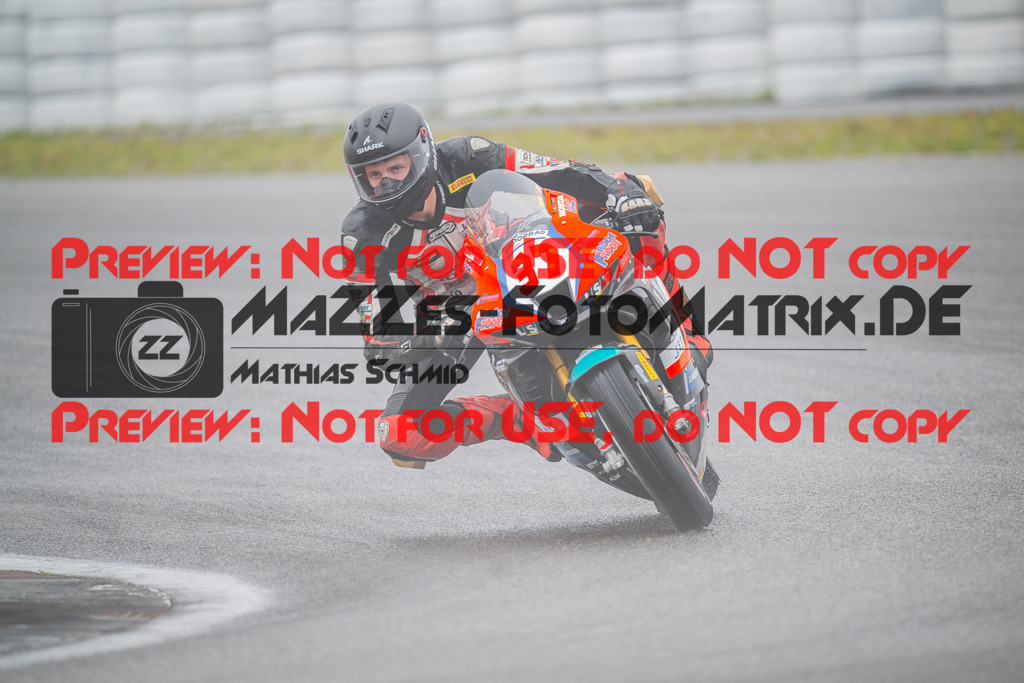 MaZZes_FotoMatrix_240830_6007705_0830 | STK1000